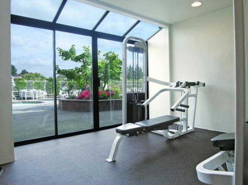 Ramada By Wyndham Tukwila Southcenter Hotel Facilities photo